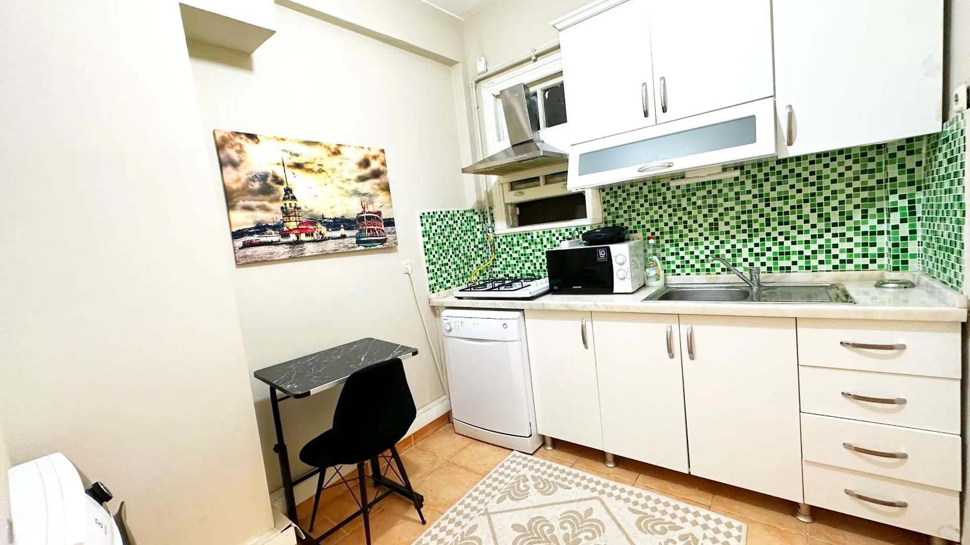 Private Room Centrally Located 이스탄불 0*,  터키